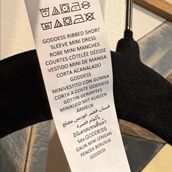 ALO Yoga Goddess Ribbed Short Sleeve Mini Dress in Black size XS EUC - Picture 4 of 7